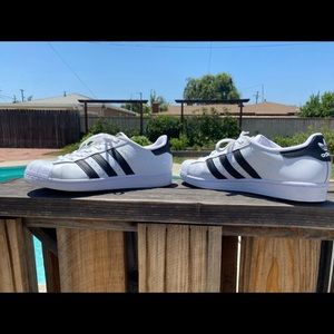 Women’s adidas size 9